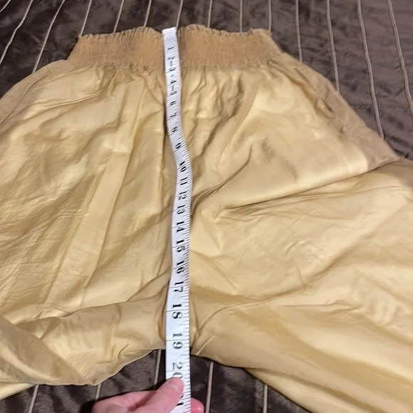 Free people movement worn once for a few hours ovr leggings also have gold - Picture 9 of 14